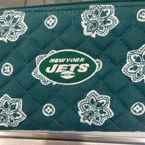VERA BRADLEY NEW YORK JETS ZIP QUILTED WALLET!!!! New!